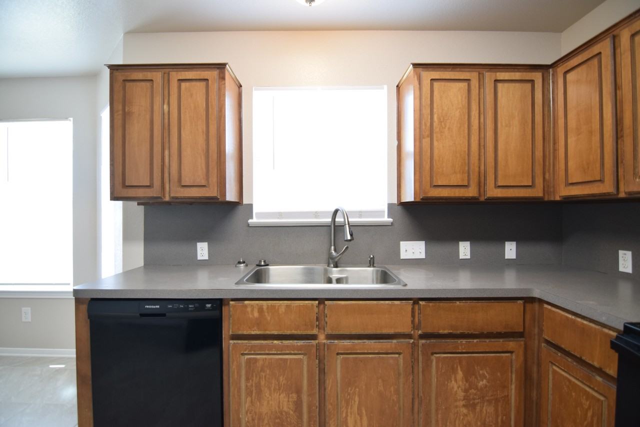 3507 Doffy Dr - Photo 4 of 19