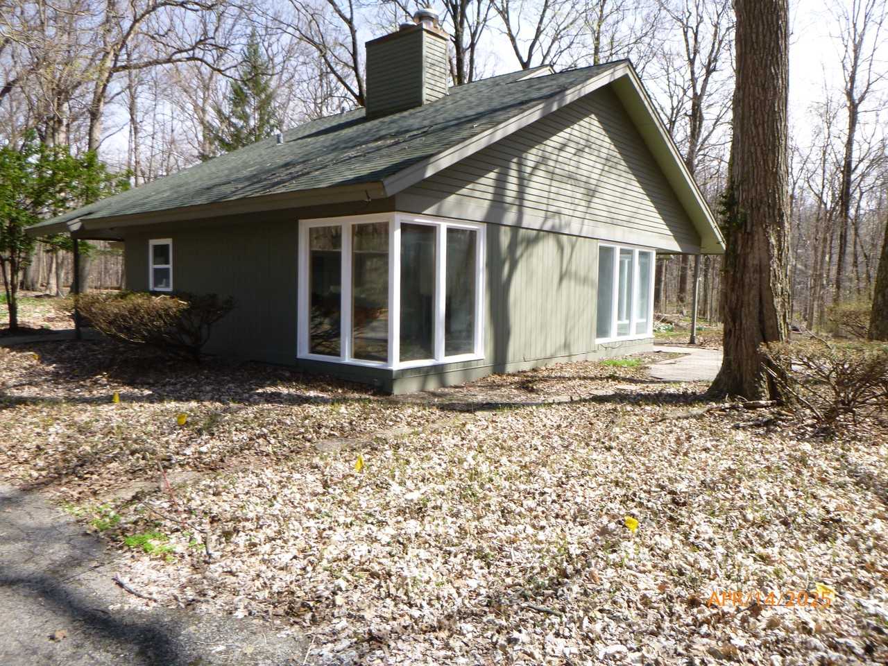 5239 Lee Ave - Photo 2 of 18