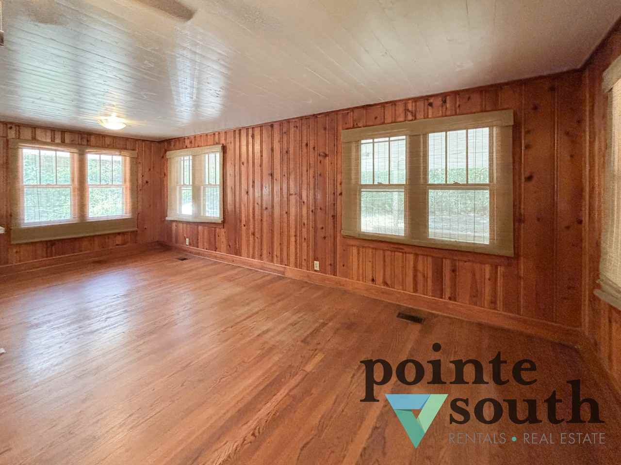 27430 Main St - Photo 3 of 17