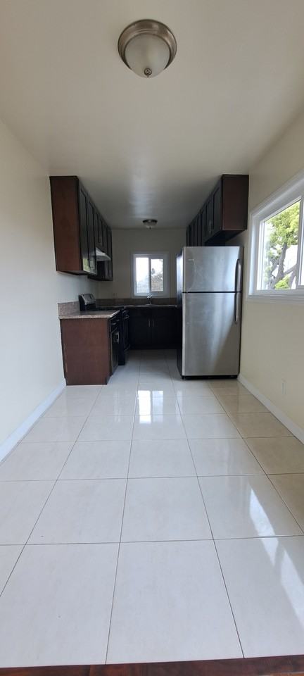 1340 W 85th St #D - Photo 2 of 14