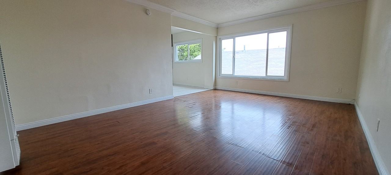 1340 W 85th St #D - Photo 3 of 14