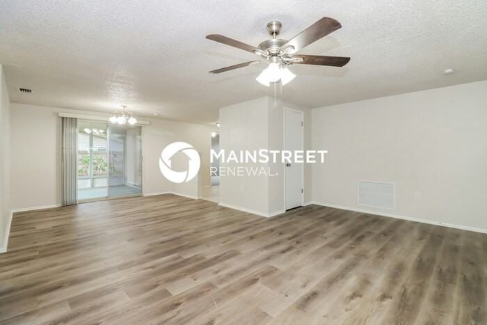 6255 Maplewood Dr - Photo 3 of 16