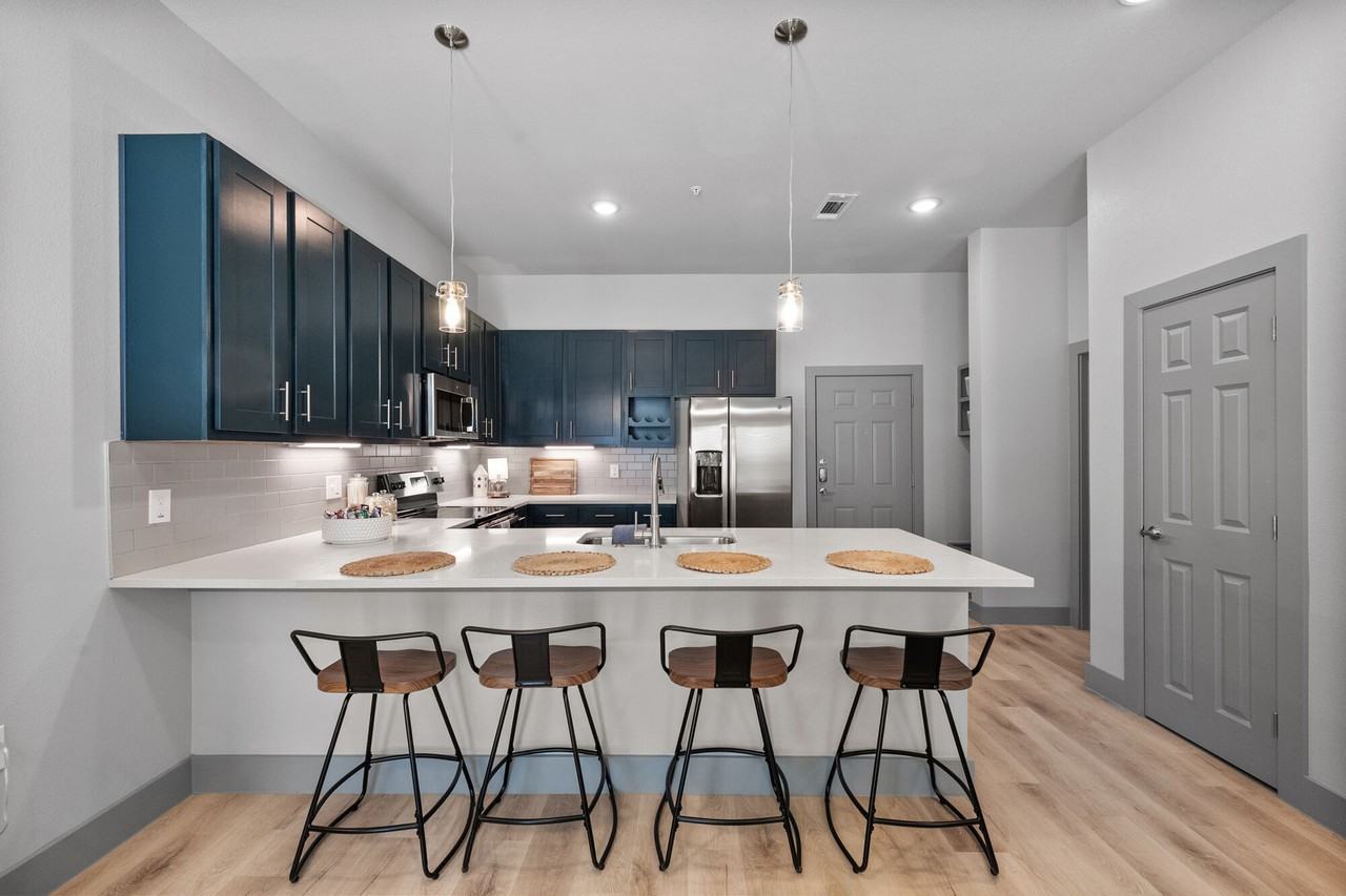 The Gibson - Photo 4 of 50