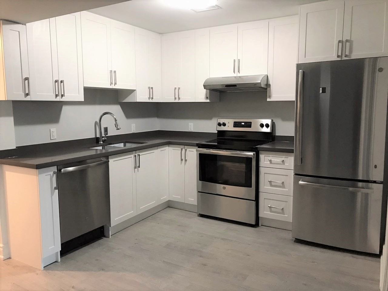 24 Empire Crescent - Photo 2 of 13