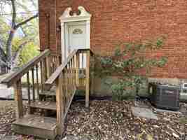 featured image of 911 Sleepy Hollow Rd