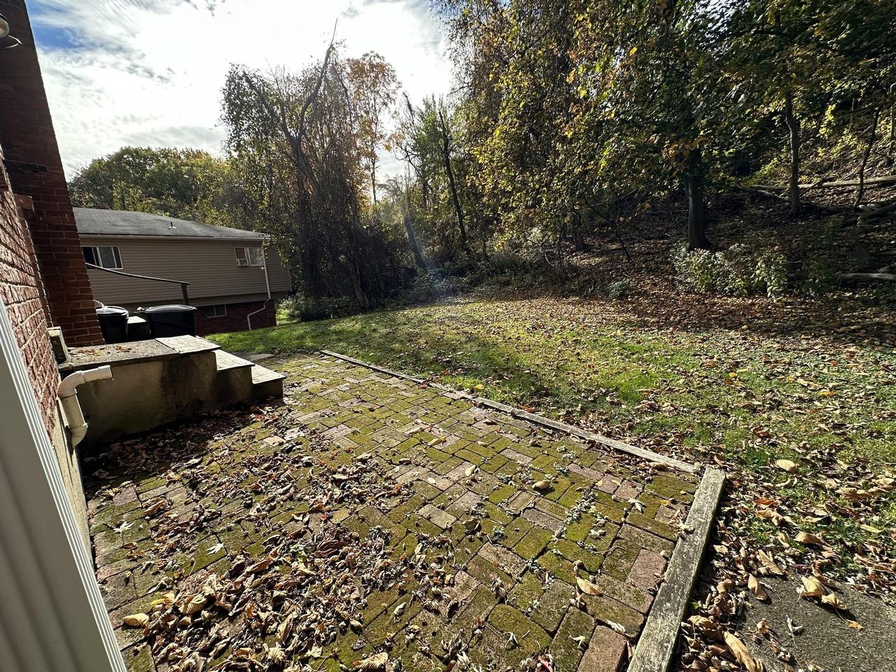 SLEEPY HOLLOW -- 198 - Photo 2 of 8