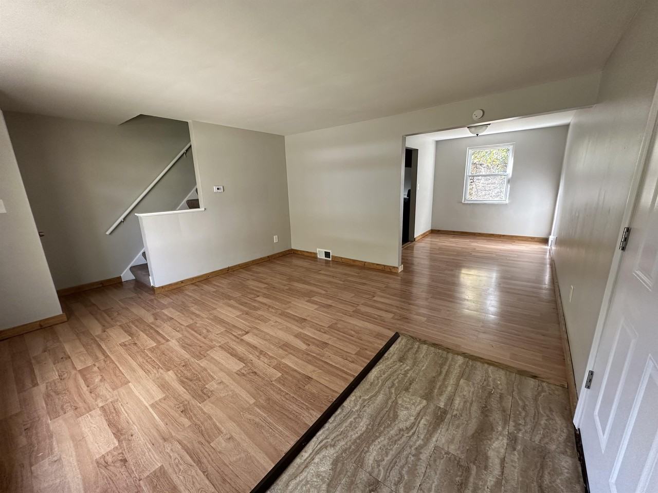 SLEEPY HOLLOW -- 198 - Photo 3 of 8