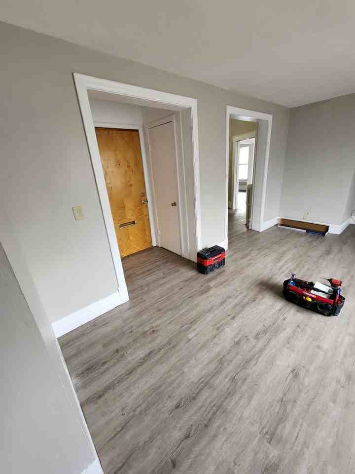 975 / 310 N. Elm St. Waterman - Photo 2 of 11