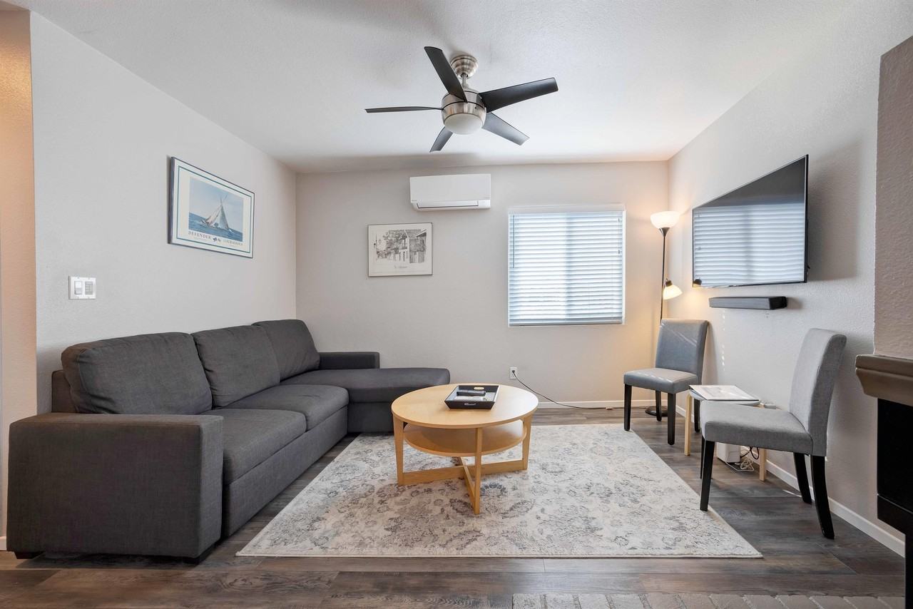 4921 Long Branch Avenue - Photo 5 of 9