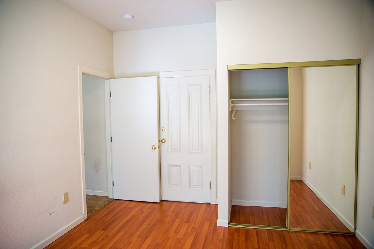 2221 Dwight Way - Photo 4 of 9