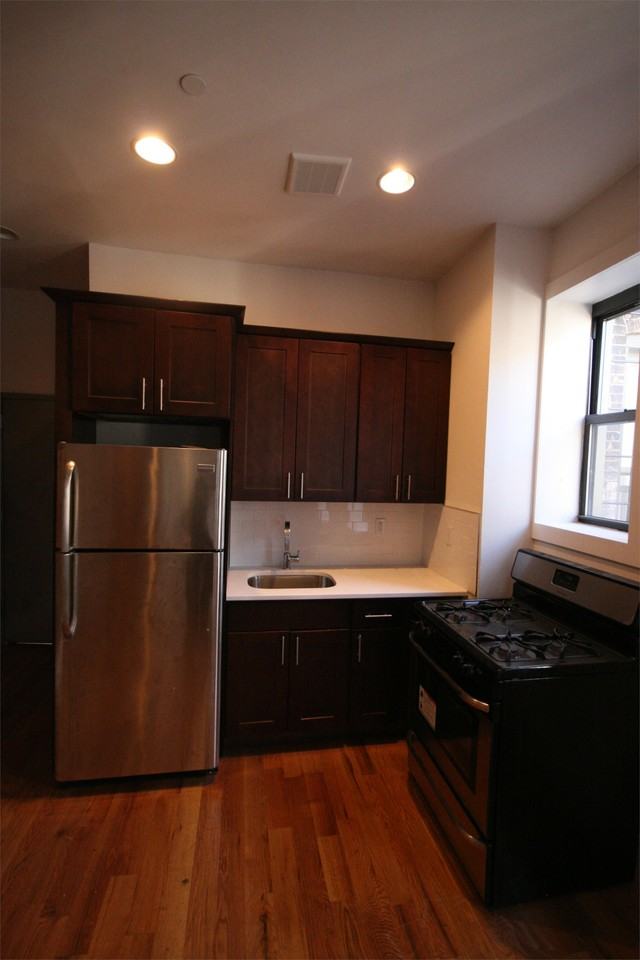 229 bainbridge St - Photo 3 of 4