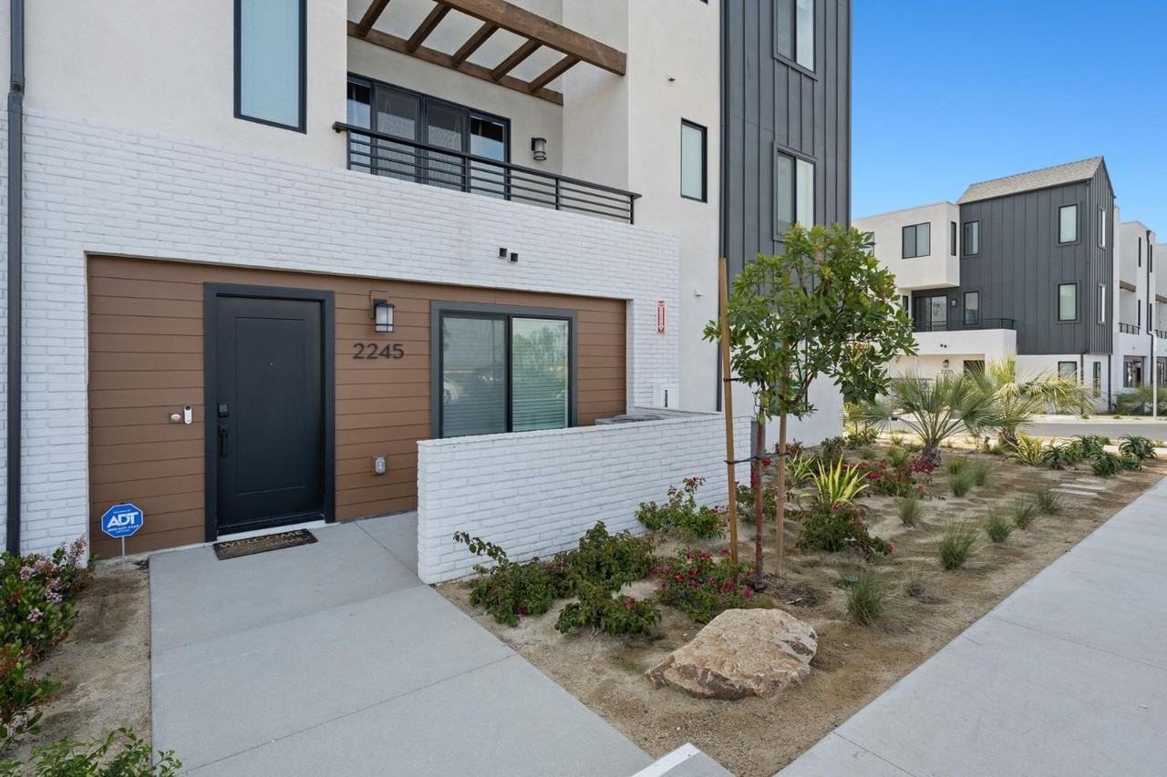 2245 Epoca Way - Photo 3 of 11