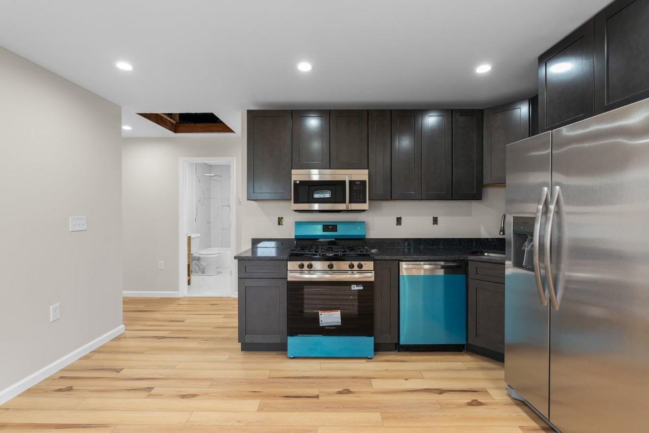 9605 8th Ave - Photo 3 of 13