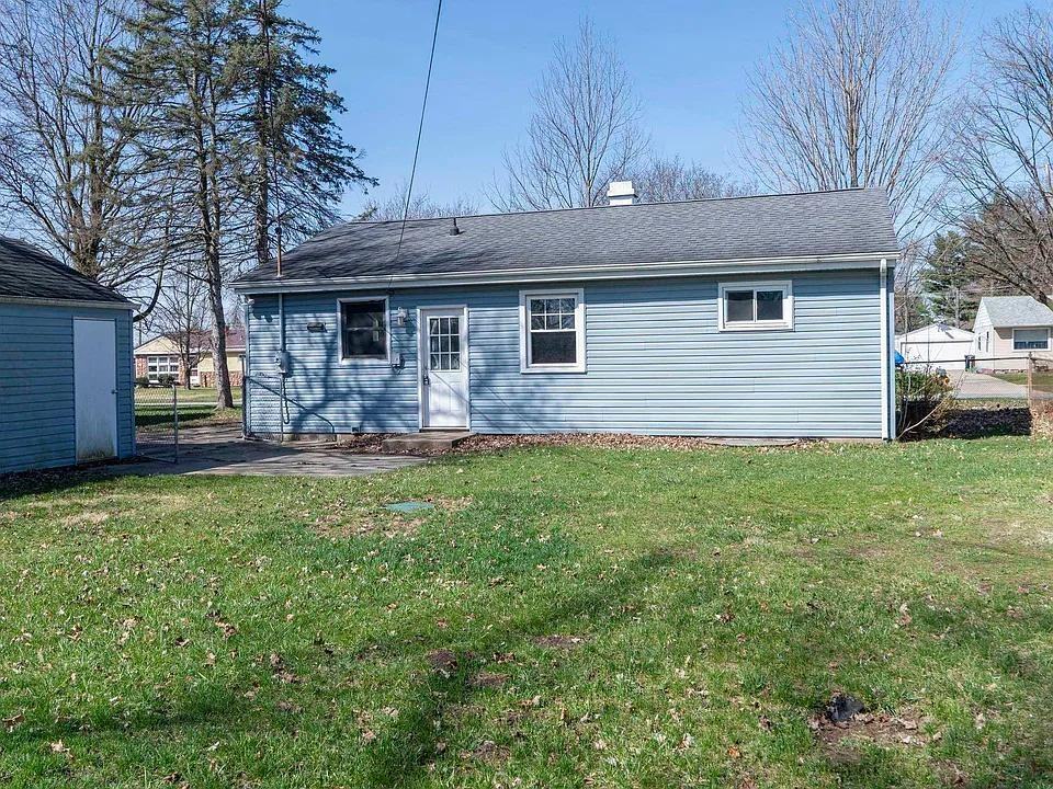54648 27th St - Photo 4 of 6