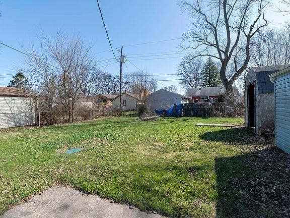 54648 27th St - Photo 5 of 6