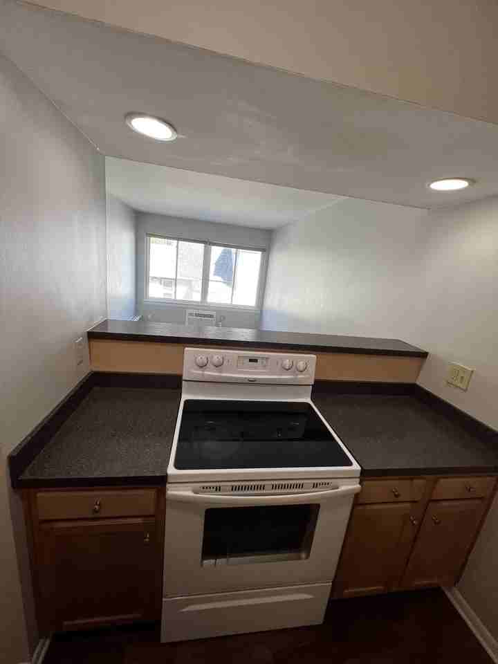 335 East Saint Joseph Street - Photo 3 of 7