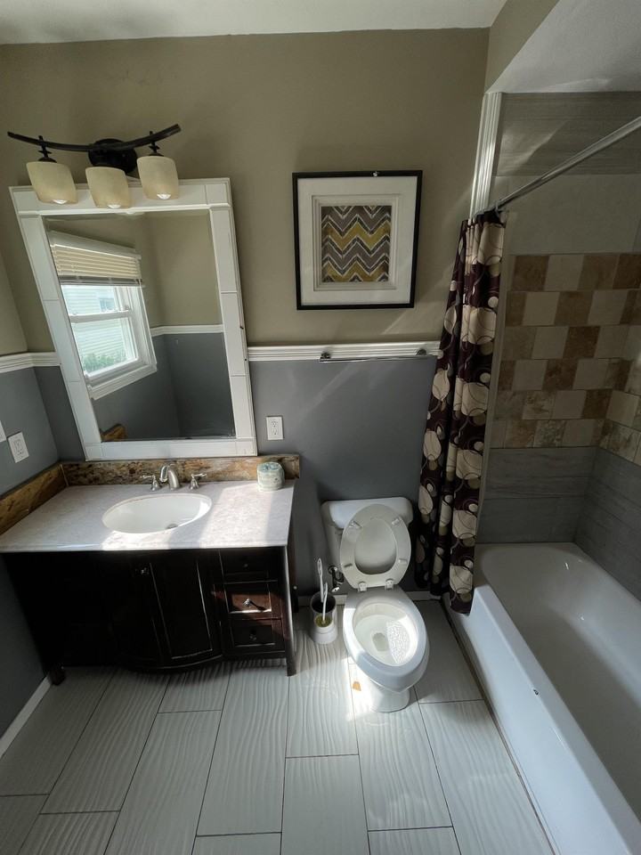 614 W30 - Photo 2 of 8