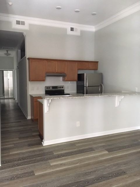 265 N Front St - Photo 2 of 6