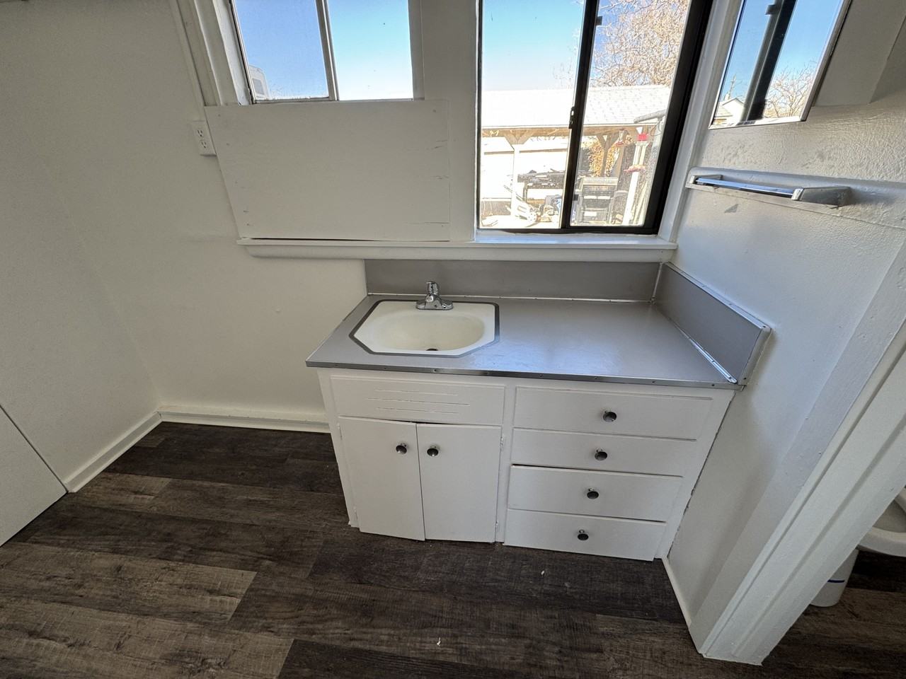 1401 Main Street - Photo 7 of 24