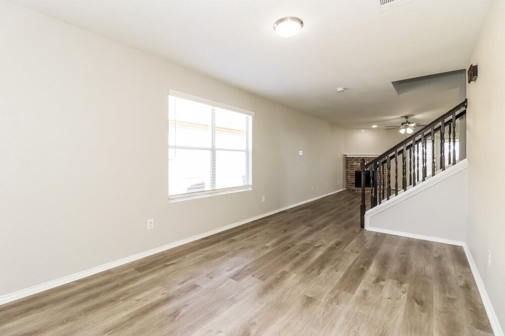 1813 Vineridge Ln - Photo 7 of 17