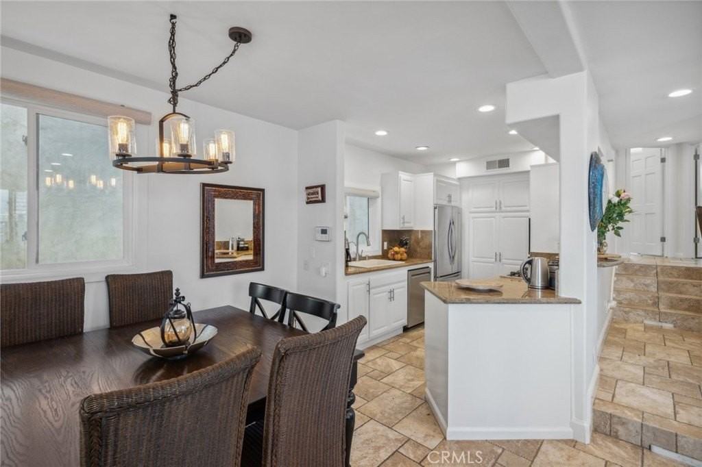 410 Goldenrod Ave #B - Photo 6 of 25