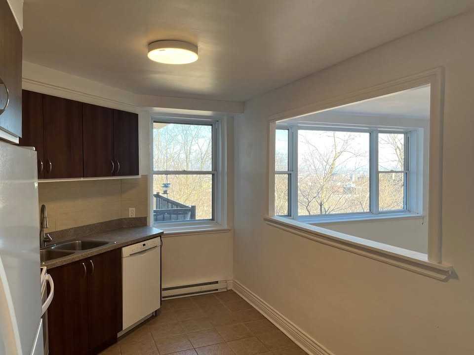 3665 Avenue Ridgewood - Photo 3 of 13