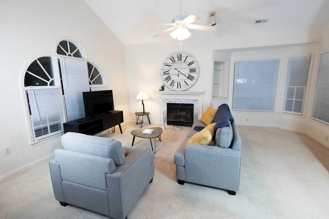 126 Sterlingdaire Dr #1045883P - Photo 3 of 23