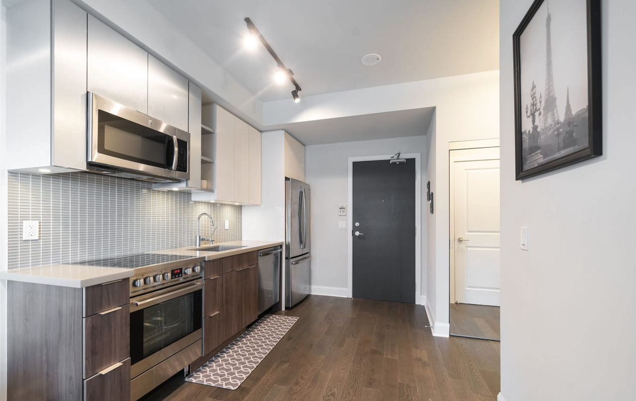 33 Shore Breeze Drive #1005 - Photo 2 of 7