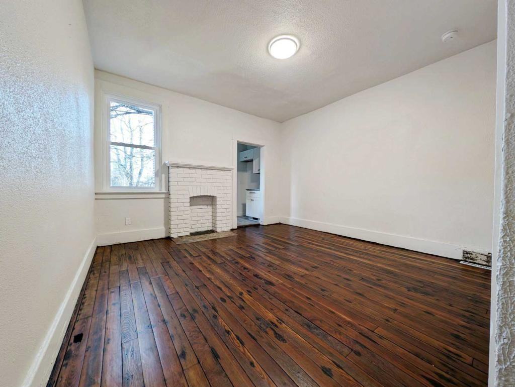 524 Paulson Ave - Photo 3 of 8