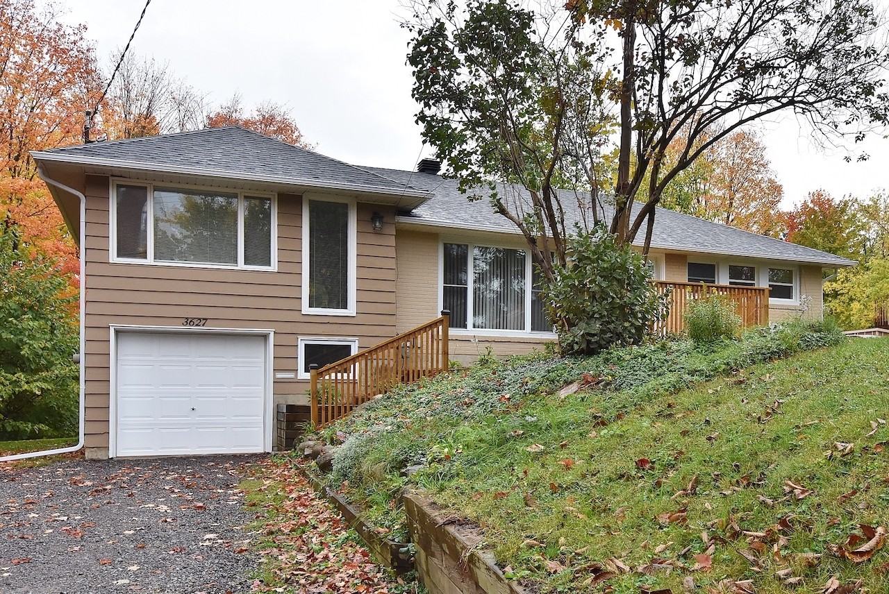 3627 Albion Road South - Photo 2 of 32