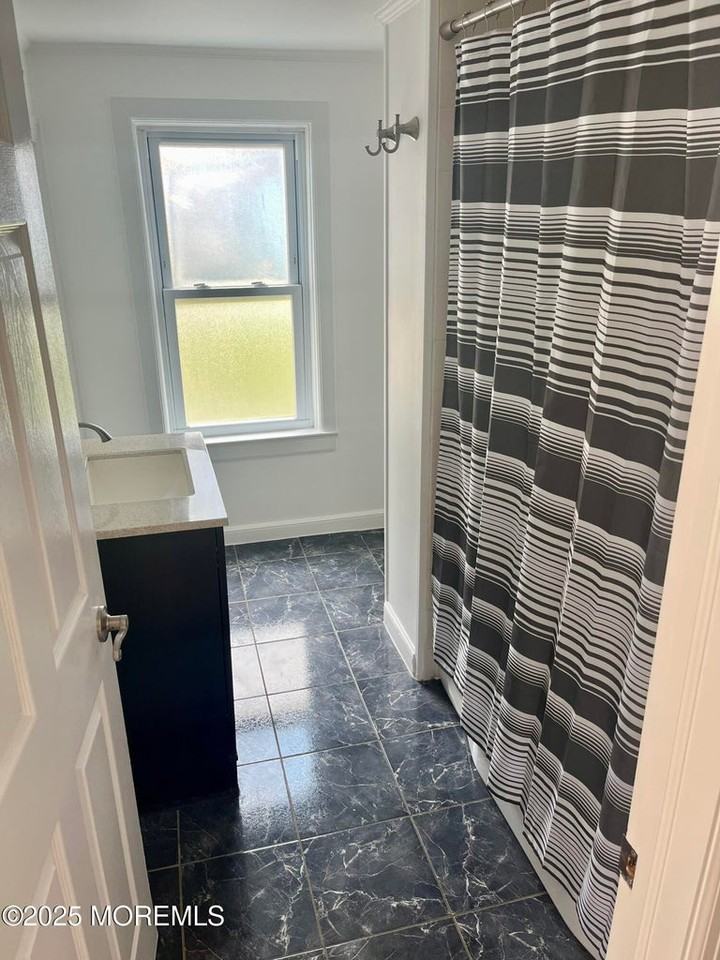 25 Beers Street - Photo 3 of 7