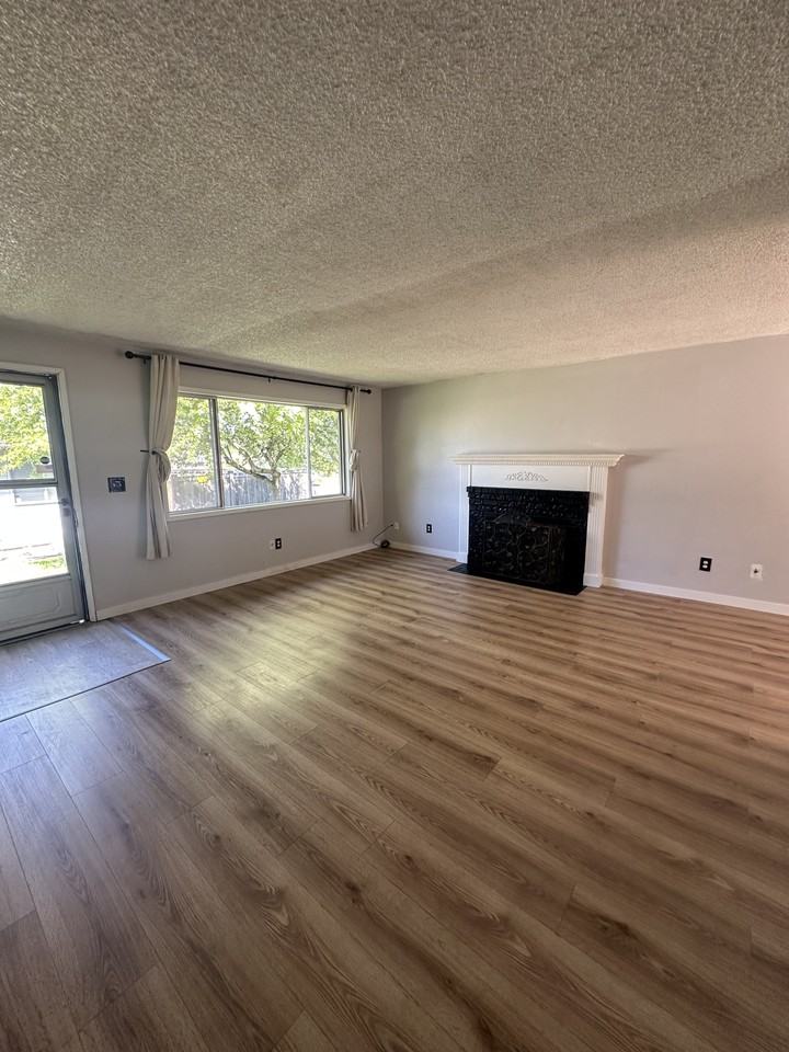 3508 O Street - Photo 3 of 15