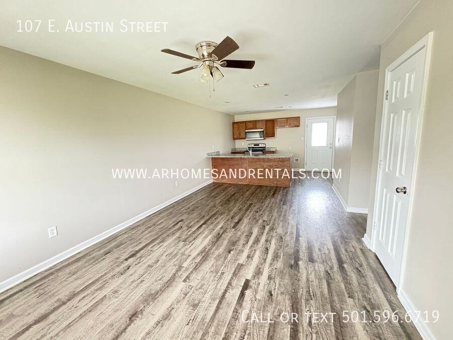 107 E Austin St - Photo 2 of 9