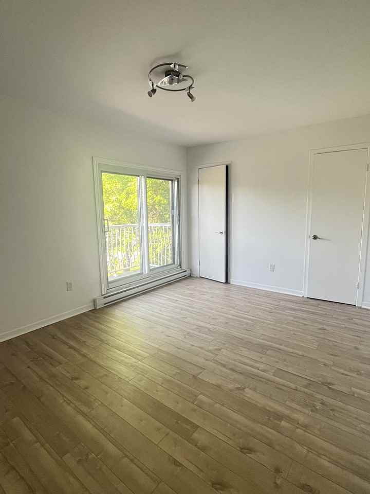 5882 Boulevard Langelier - Photo 2 of 6