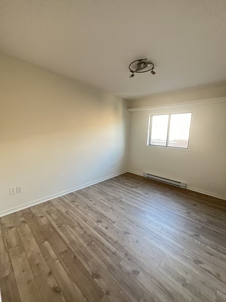 5882 Boulevard Langelier - Photo 3 of 6