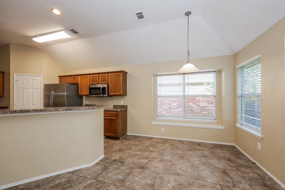 7312 Sierra Way - Photo 6 of 23