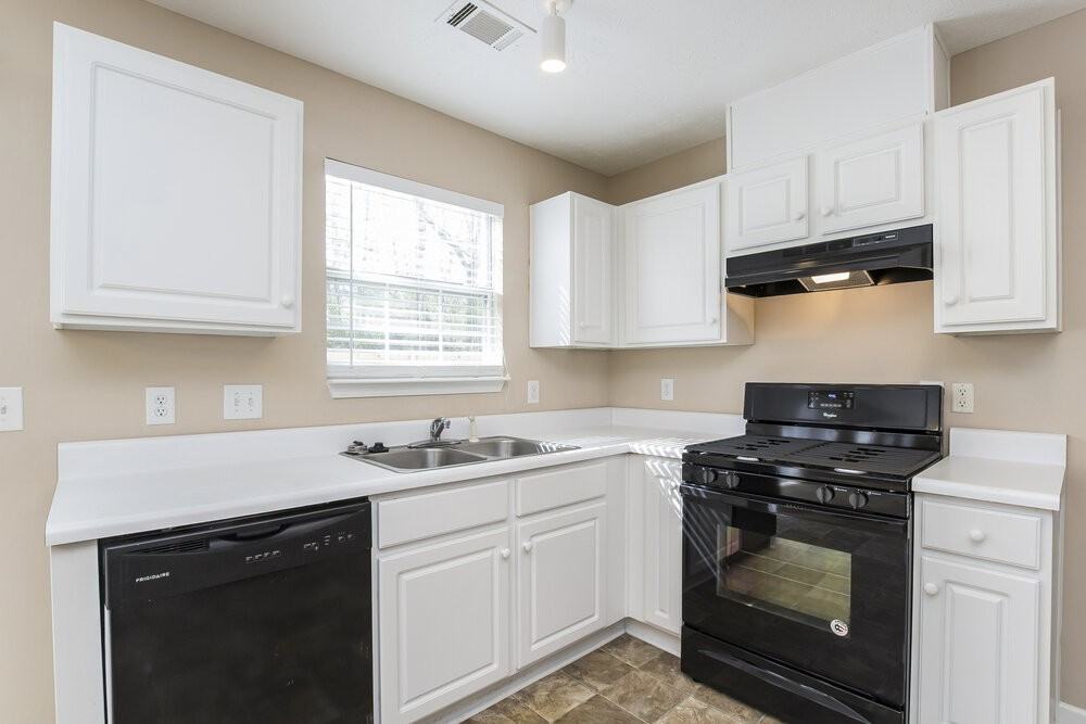 1240 Chris Lake Dr - Photo 5 of 15