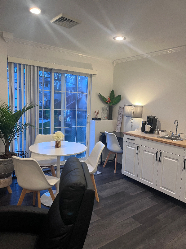 229 W Meyran Ave - Photo 3 of 10