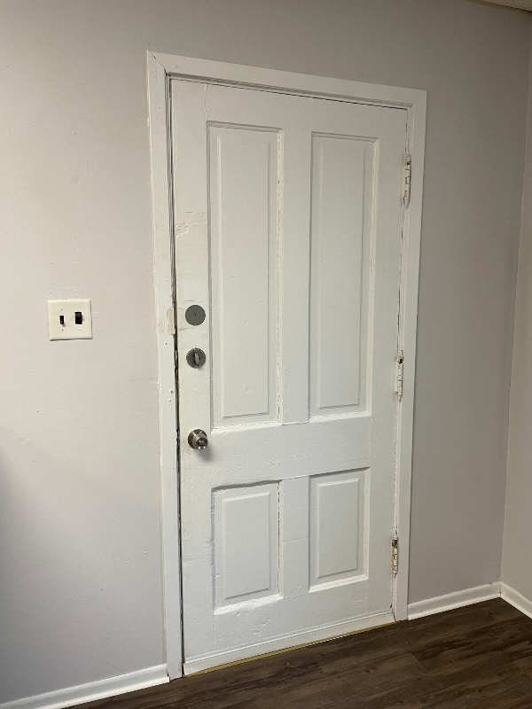 209 E 4th St #2 - Photo 4 of 19