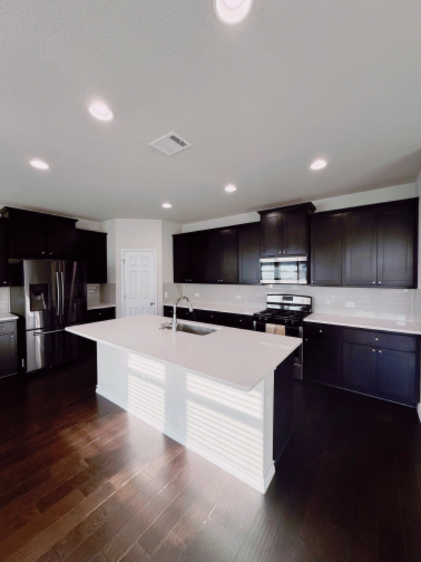 7517 Saginaw Dr - Photo 5 of 15