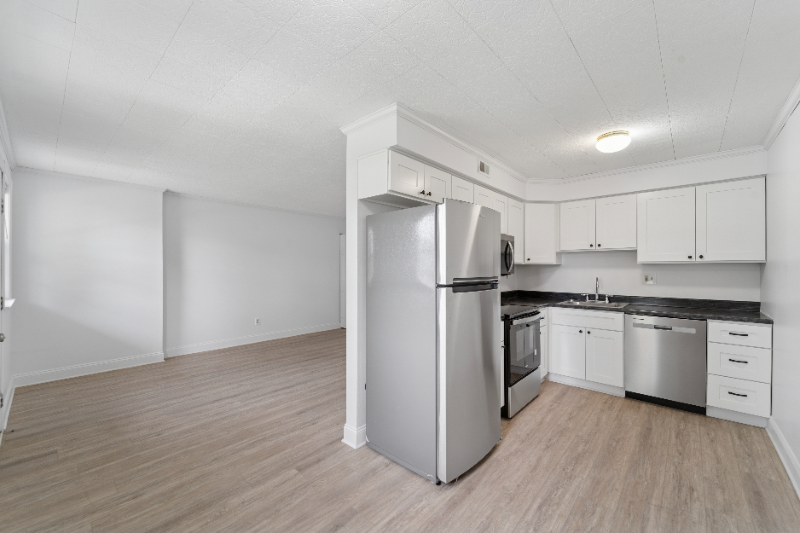 180 Reliance Pl #180 - Photo 2 of 15