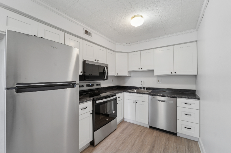 180 Reliance Pl #180 - Photo 3 of 15