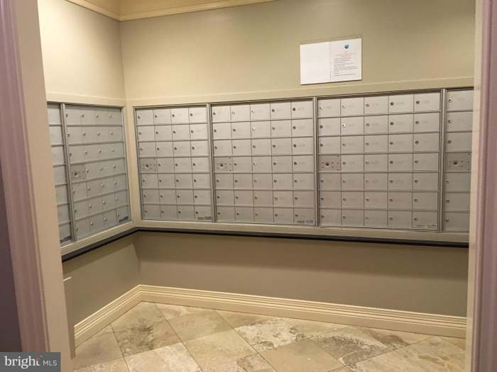 11710 Old Georgetown Rd - Photo 2 of 24