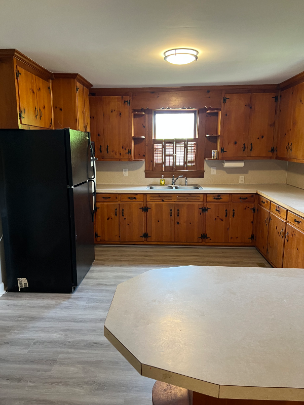 402 Chrysler St - Photo 2 of 12