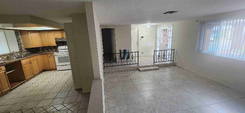 5653 Andrea Dr - Photo 4 of 32