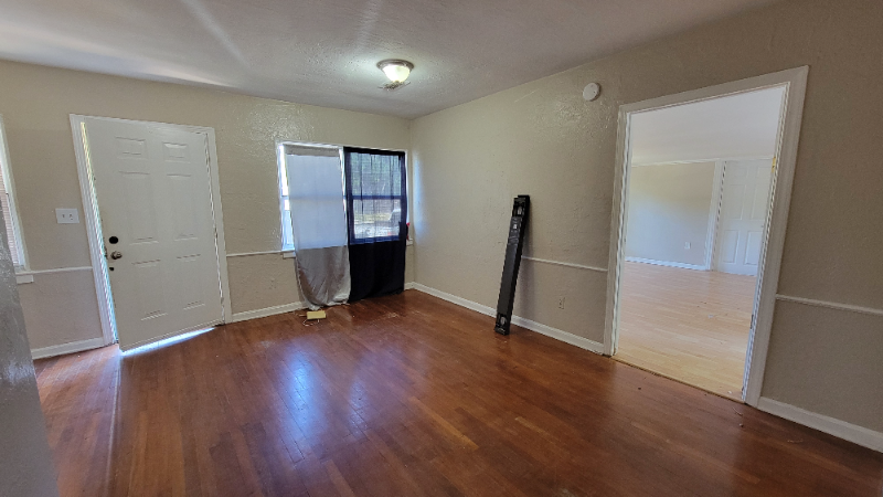 1132 Pine St - Photo 3 of 16