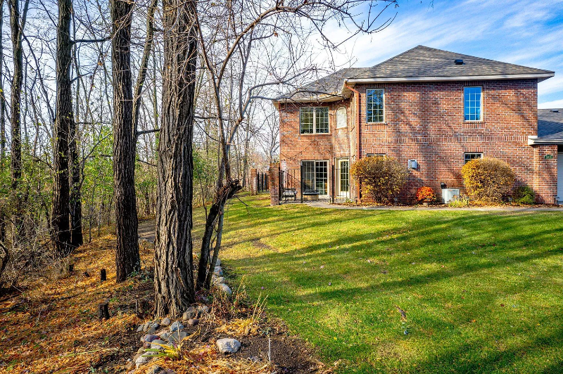 1406 Hunter Hill Rd - Photo 2 of 20