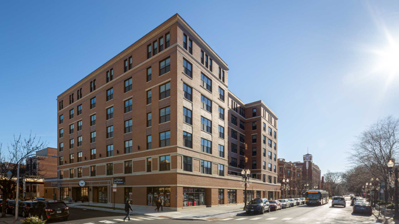 3925 N Sheridan Rd - Photo 6 of 15