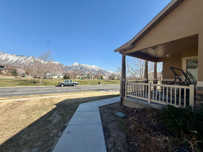 12039 N Ithica Dr - Photo 2 of 20