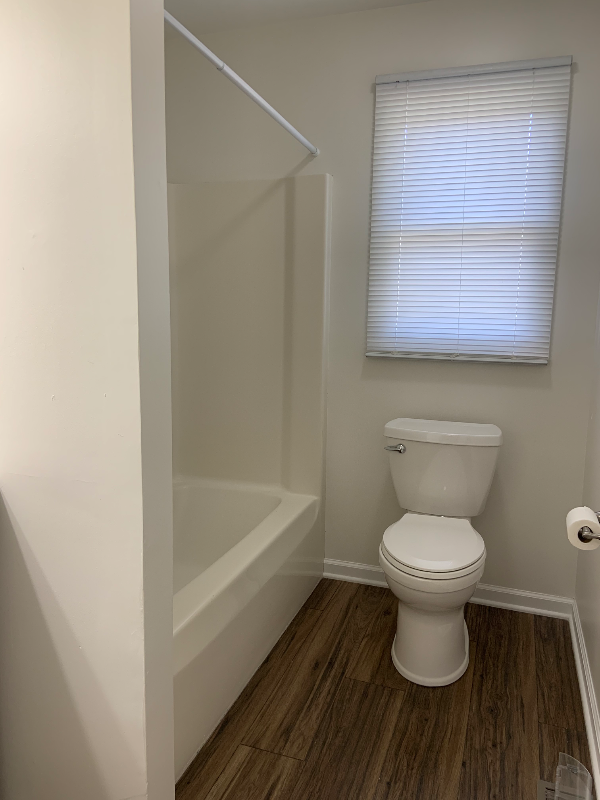 330 N School St - Photo 5 of 8